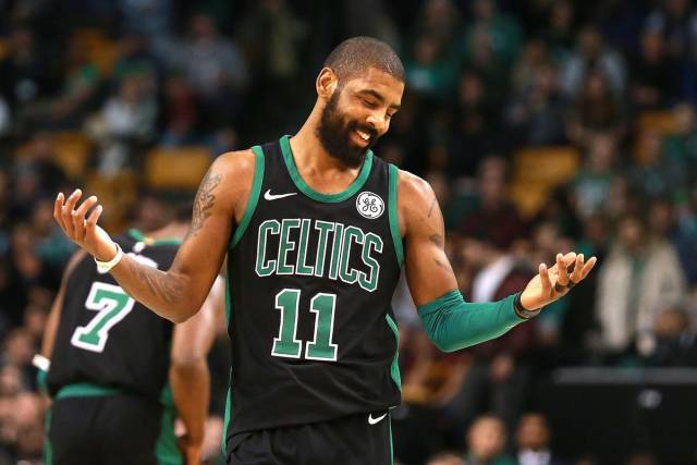 天下无敌！约基奇底角三分穿心入网 随后虚晃抛投一打二打进（无人可挡！约基奇底角三分精准入网 接着虚晃抛投一挑二再取分）