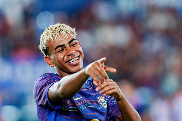 阮奇龙庆祝冲超：美好的一个赛季，一起期待2026新的挑战（阮奇龙喜迎冲超：致敬这个美好赛季，2026再迎新挑战）