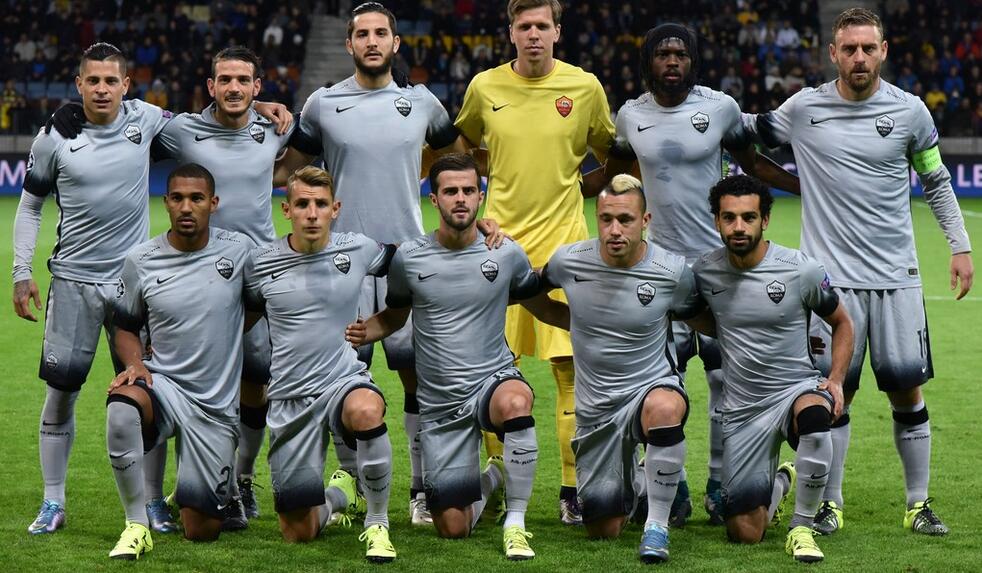 篮球赛事回顾：邱彪点评国内球员表现（篮球赛事复盘：邱彪解读本土球员表现）