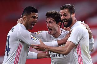 雷迪克：今天在退防转换方面做得不好，限制持球突破很困难（雷迪克：本场转换防守不理想，遏制持球突破颇为困难）