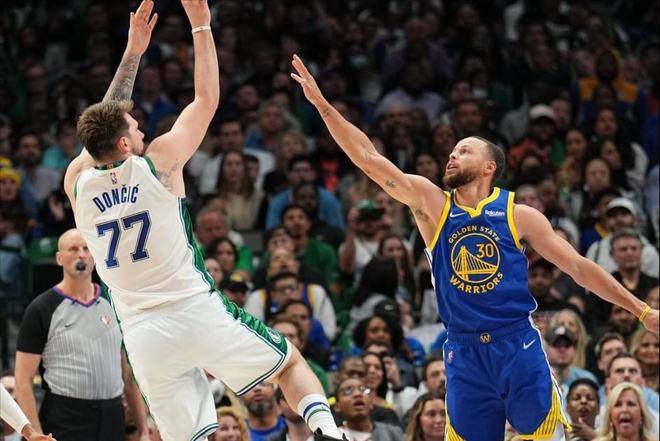 “苏超”夺冠，泰州队景泊羲：爸爸在天上肯定会为我高兴（苏超加冕冠军，泰州队景泊羲：天上的父亲一定会为我高兴）