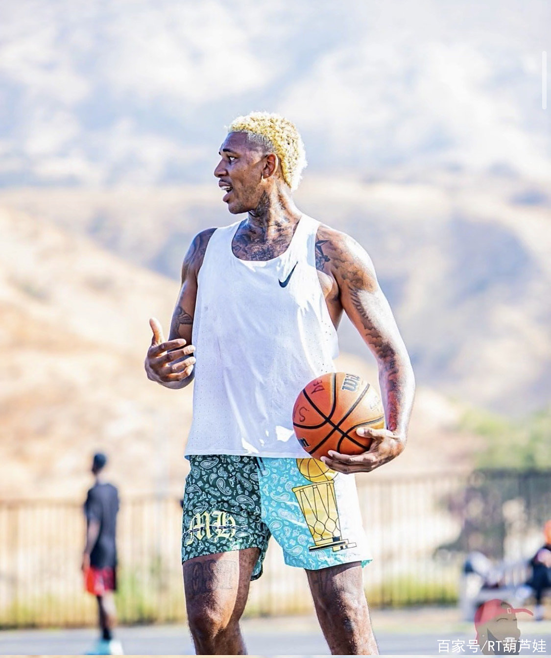 电讯报：图赫尔不会前往安菲尔德观赛，能否征召贝林充满疑问（电讯报：图赫尔将缺席安菲尔德观战，贝林征召前景成疑）